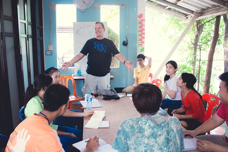 volunteer-teach-english-thailand